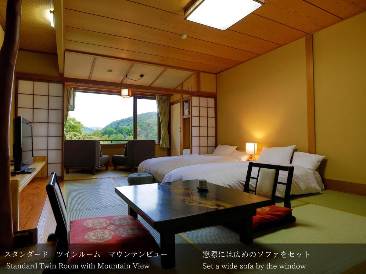Tatsuta Ryokan Izu  Exteriör bild