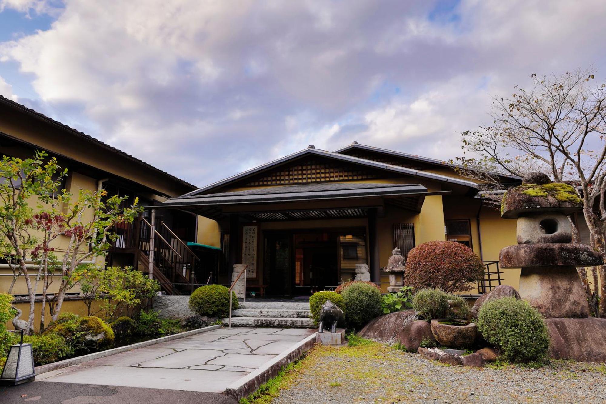 Tatsuta Ryokan Izu  Exteriör bild